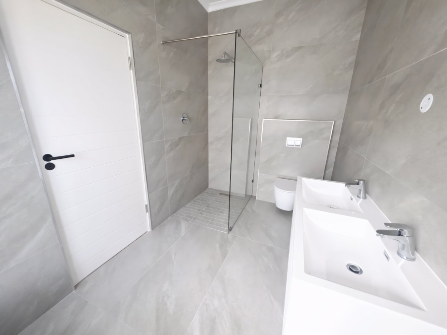 5 Bedroom Property for Sale in Sandown Western Cape